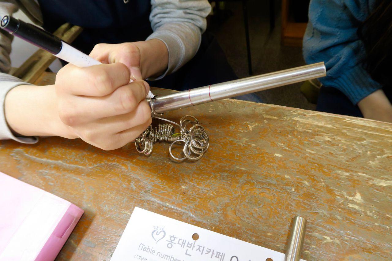 韓国　韓国旅行　旅行　ソウル　ソウル旅行　観光　ソウル観光　韓国観光　ホンデ　弘大　ショッピング　カフェ　指輪　指輪作り　体験　カップル　カップルリング　リング　お揃い　手作り